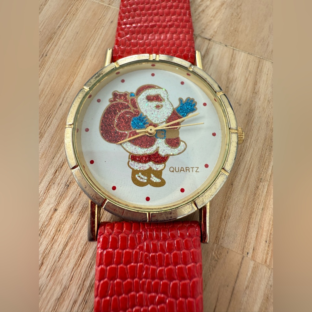 Vintage ladies Christmas Santa clause red leather watch NEW BATTERY